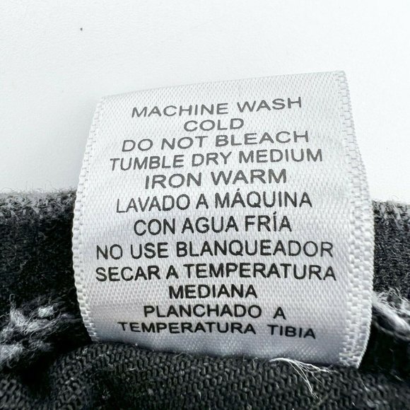 Love Tree Medium Black Denim Distressed Shorts - Picture 8 of 8